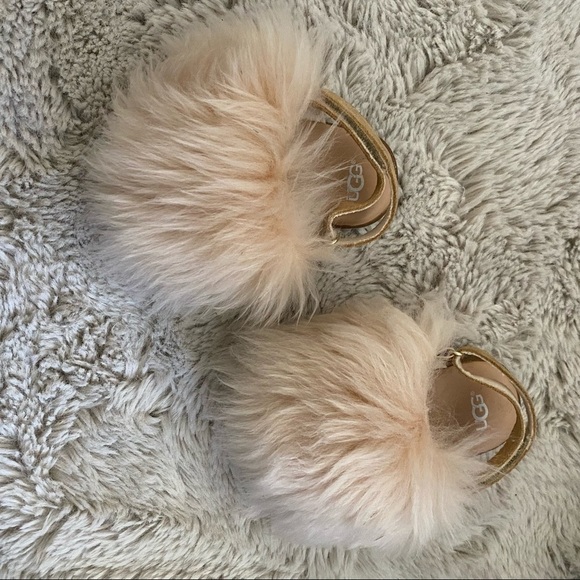 Ugg fur slippers toddler girl 6/7 - Picture 1 of 6